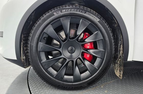 Tesla Model Y RWD — пробег 90 511 км — фото 5 из 5