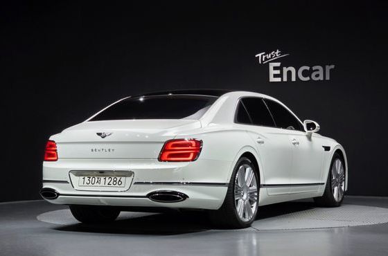 Bentley Flying Spur 4.0 Core — пробег 2 662 км — фото 2 из 5