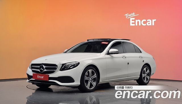 Mercedes-Benz E-Class E300 4MATIC Avnatgarde — пробег 76 122 км — фото 1 из 5