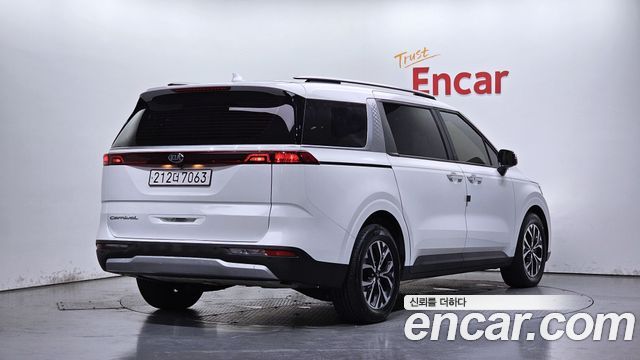 Kia Carnival из Кореи Encar