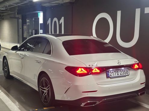 Mercedes-Benz E-Class E300 4MATIC AMG Line — пробег 11 700 км — фото 3 из 5