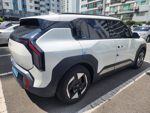 Kia EV3 Long Range 2WD Earth — пробег 8 400 км — фото 4 из 5