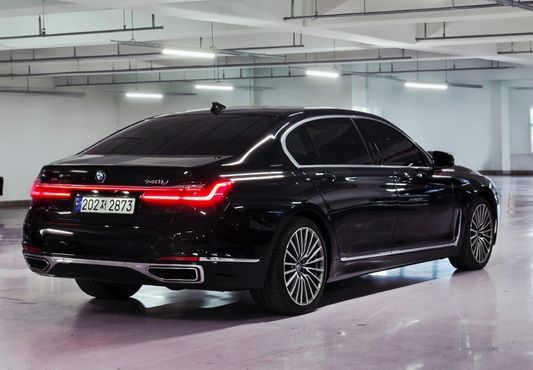 BMW 7-Series 740Li xDrive Design Pure Excellence — пробег 98 878 км — фото 2 из 5