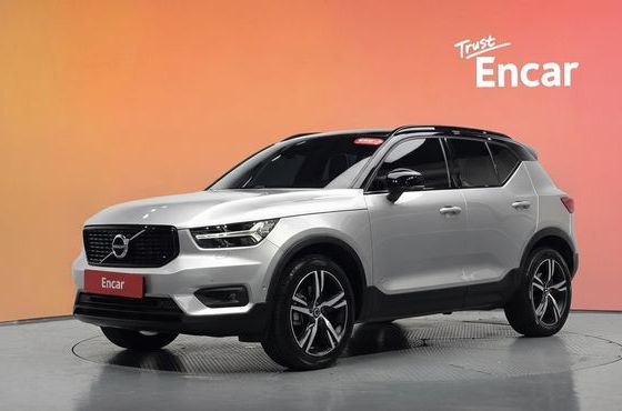 Volvo XC40 T4 R-Design — пробег 107 326 км — фото 1 из 5