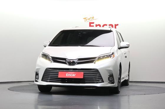 Toyota Sienna 3.5 AWD — пробег 61 764 км — фото 3 из 5