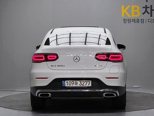 Mercedes-Benz GLC-Class GLC300e 4MATIC Coupe — пробег 55 743 км — фото 4 из 5