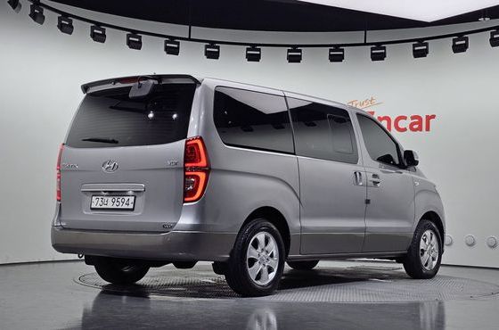 Hyundai Starex 4WD Wagon 12-Seater Modern — пробег 71 618 км — фото 2 из 5