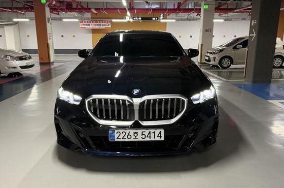 BMW 5-Series 523d M Sport — пробег 15 800 км — фото 1 из 5