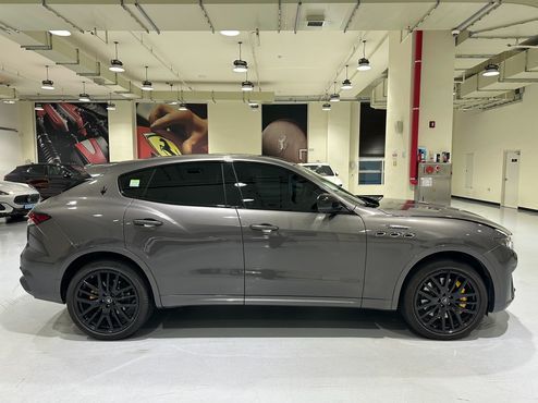 Maserati Levante 3.0 S AWD Modena — пробег 8 400 км — фото 3 из 5