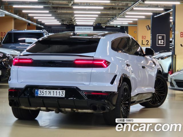 Lamborghini Urus из Кореи Encar