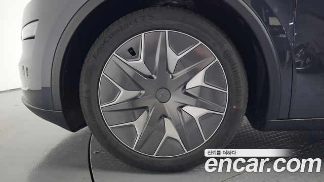 Tesla Model Y L Long Range AWD — пробег 48 км — фото 5 из 5