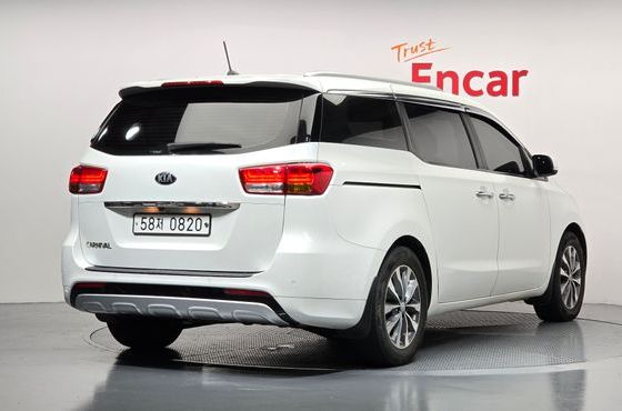 Kia Carnival 9-seater Luxury — пробег 190 218 км — фото 2 из 5