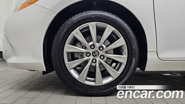 Toyota Camry Hybrid LE — пробег 113 798 км — фото 5 из 5