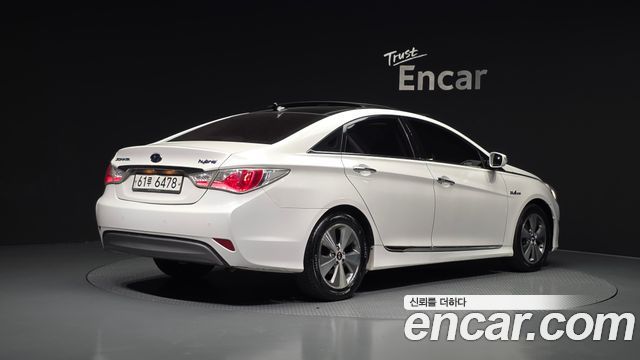 Hyundai Sonata 2.0 Royal — пробег 185 702 км — фото 2 из 5