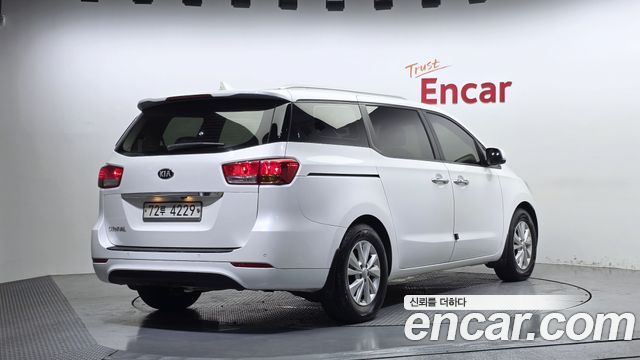 Kia Carnival 11-seater Luxury — пробег 36 007 км — фото 2 из 5