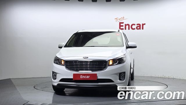 Kia Carnival 11-seater Luxury — пробег 36 007 км — фото 3 из 5