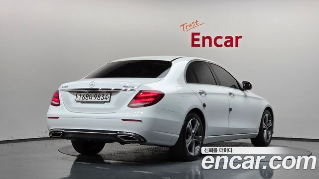 Mercedes-Benz E-Class E300 4MATIC Avnatgarde — пробег 54 371 км — фото 2 из 5