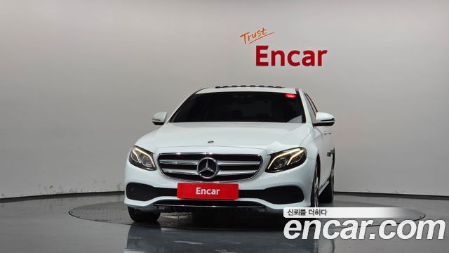 Mercedes-Benz E-Class E300 4MATIC Avnatgarde — пробег 54 371 км — фото 3 из 5