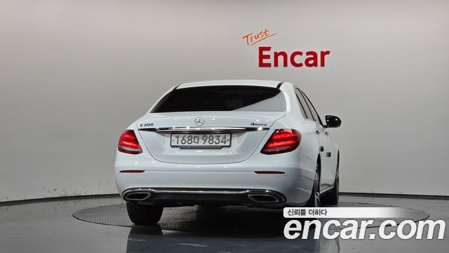 Mercedes-Benz E-Class E300 4MATIC Avnatgarde — пробег 54 371 км — фото 4 из 5