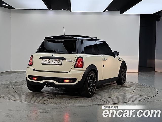 Mini Cooper Standard Second Generation — пробег 202 350 км — фото 4 из 5