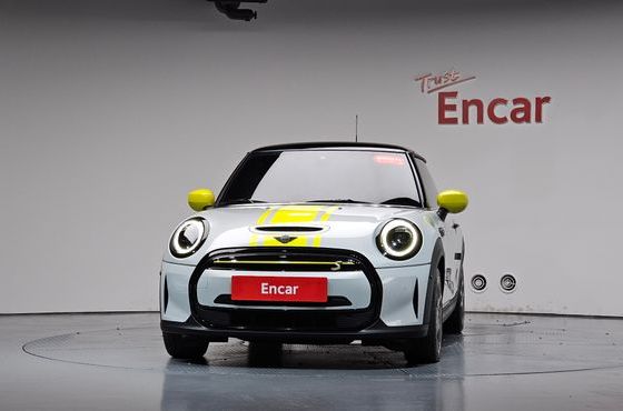 Mini Cooper SE Electric 3rd — пробег 10 971 км — фото 3 из 5