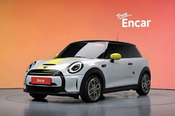 Mini Cooper SE Electric 3rd — пробег 10 971 км — фото 1 из 5