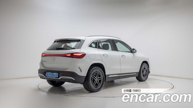 Mercedes-Benz EQA EQA250 AMG Line — пробег 559 км — фото 2 из 5