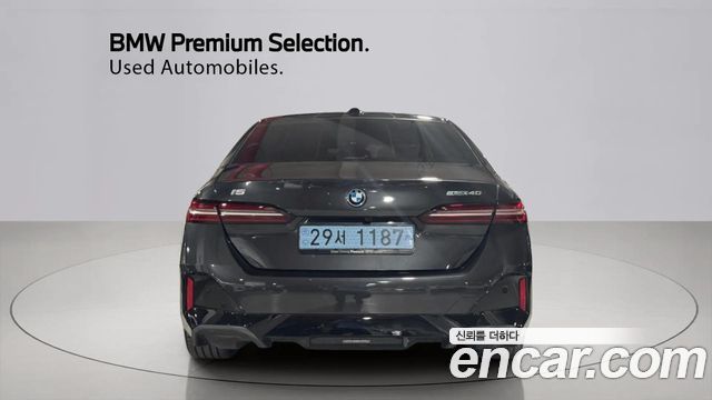 BMW i5 eDrive 40 M Sport — пробег 21 681 км — фото 4 из 5