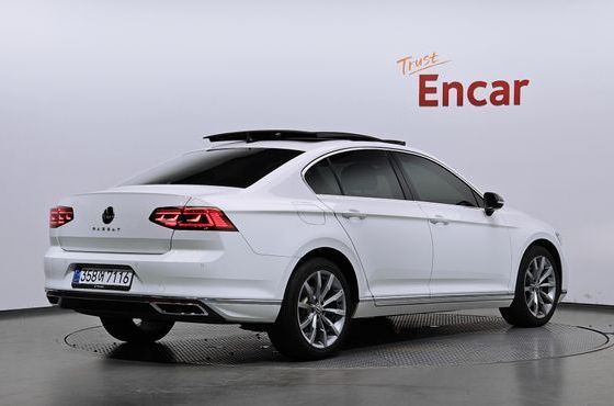Volkswagen Passat 2.0 TDI Prestige — пробег 97 360 км — фото 2 из 5