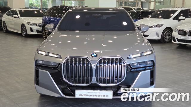 BMW 7-Series 740i xDrive M Sport — пробег 9 253 км — фото 3 из 5