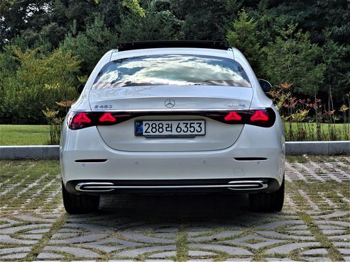 Mercedes-Benz E-Class E450 4MATIC Exclusive — пробег 5 200 км — фото 4 из 5