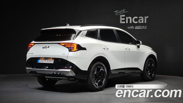 Kia Sportage HEV 1.6 2WD Signature — пробег 3 788 км — фото 2 из 5