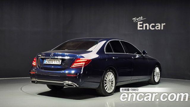 Mercedes-Benz E-Class E220d Avantgarde — пробег 137 448 км — фото 2 из 5