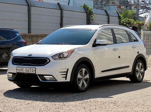 Kia Niro Noblesse — пробег 199 420 км — фото 2 из 5
