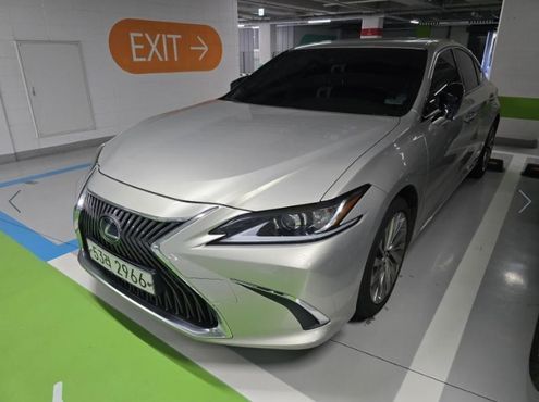Lexus ES Luxury Plus — пробег 131 375 км — фото 2 из 5
