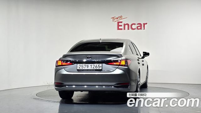 Lexus ES Luxury Plus — пробег 87 677 км — фото 4 из 5