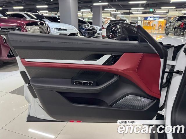 Porsche Taycan из Кореи Encar