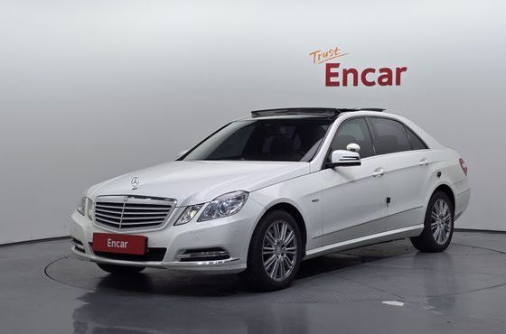 Mercedes-Benz E-Class E300 Elegance — пробег 99 339 км — фото 1 из 5