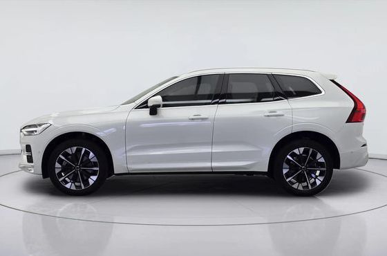 Volvo XC60 B5 Ultra Bright Air Sus — пробег 2 033 км — фото 2 из 5