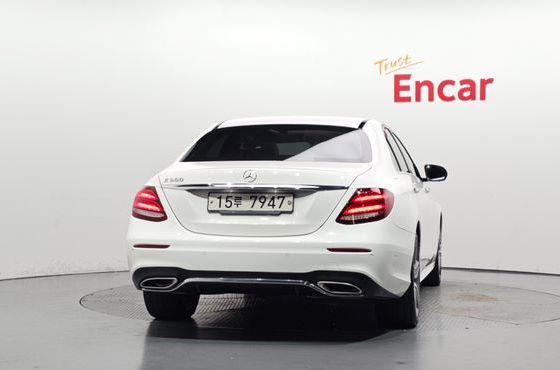 Mercedes-Benz E-Class E300 AMG Line — пробег 64 440 км — фото 4 из 5