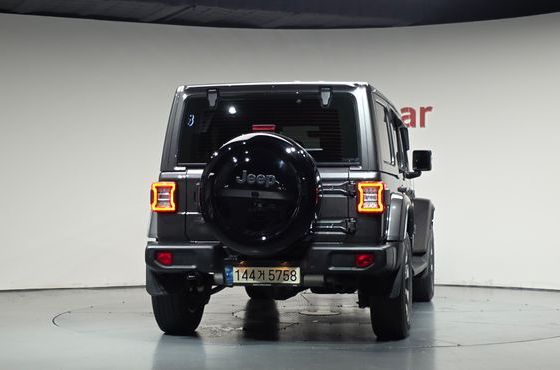 Jeep Wrangler 2.0 Overland 4Door — пробег 109 300 км — фото 4 из 5