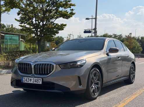 BMW 5-Series 520i — пробег 10 269 км — фото 1 из 5