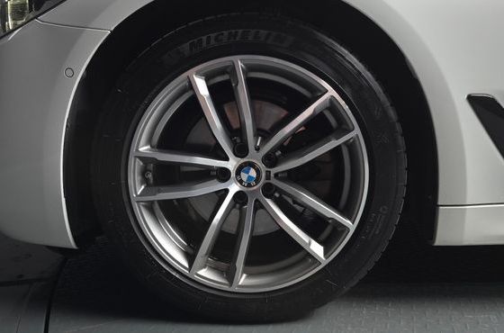 BMW 5-Series 520d xDrive M Sport Package Plus — пробег 103 690 км — фото 5 из 5