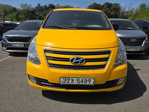 Hyundai Starex 12-Seater Wagon Smart — пробег 70 326 км — фото 2 из 5