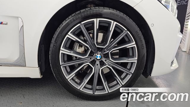 BMW 7-Series 740Li xDrive M Sport Package — пробег 106 420 км — фото 5 из 5