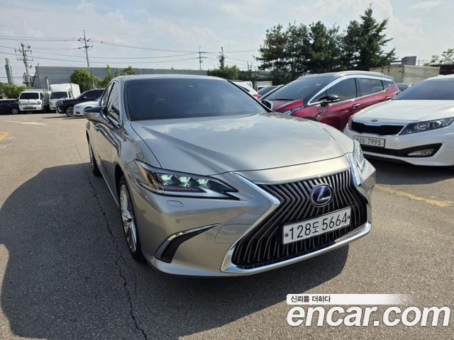 Lexus ES Executive — пробег 67 492 км — фото 1 из 5
