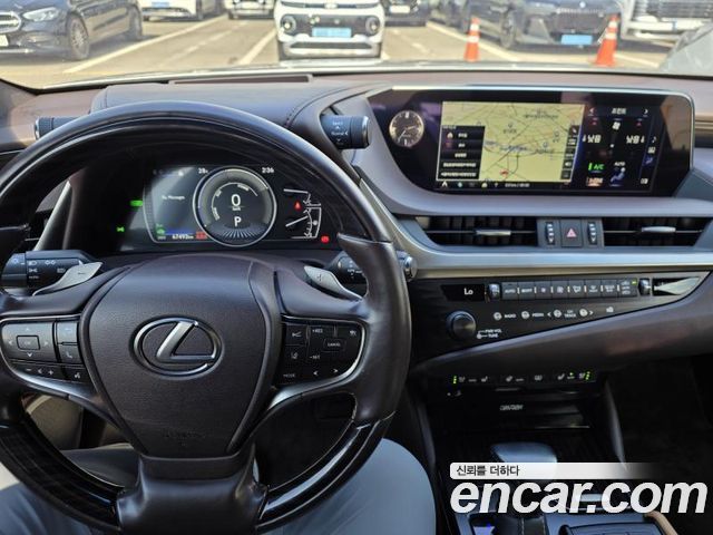 Lexus ES Executive — пробег 67 492 км — фото 5 из 5