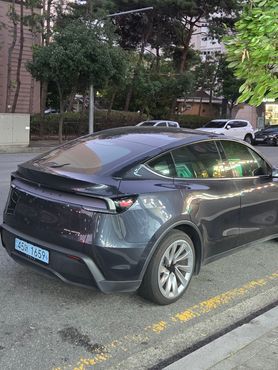 Tesla Model Y Long Range AWD — пробег 17 000 км — фото 2 из 5
