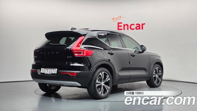 Volvo XC40 B4 Inscription — пробег 71 514 км — фото 2 из 5