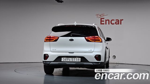 Kia Niro 1.6 HEV Prestige — пробег 90 187 км — фото 4 из 5